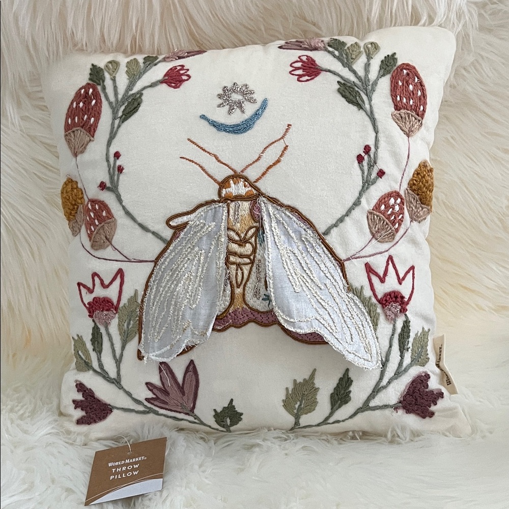 World Market  White with embroidery acorns, leaves and 3-Insect Throw Pillow NWT